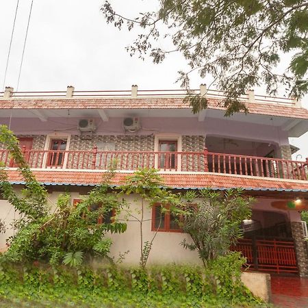 Oyo 24053 Auro Gp Guest House Auroville Kültér fotó