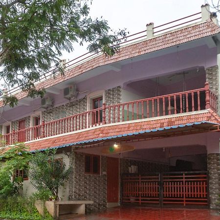Oyo 24053 Auro Gp Guest House Auroville Kültér fotó