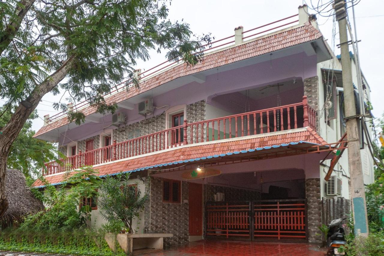 Oyo 24053 Auro Gp Guest House Auroville Kültér fotó